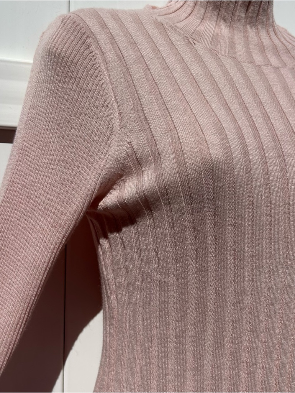 White House Black Market Lightweight Ribbed Cashmere Blend Rose Mockneck MED NWT - Picture 4 of 12